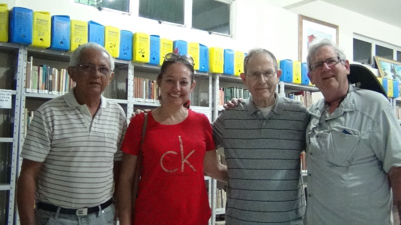 Cristovam Sena do ICBS, com a intérprete Maria Isabel Colón e os americanos Bernrd Weisblum, médico, e David Worstell, advogado